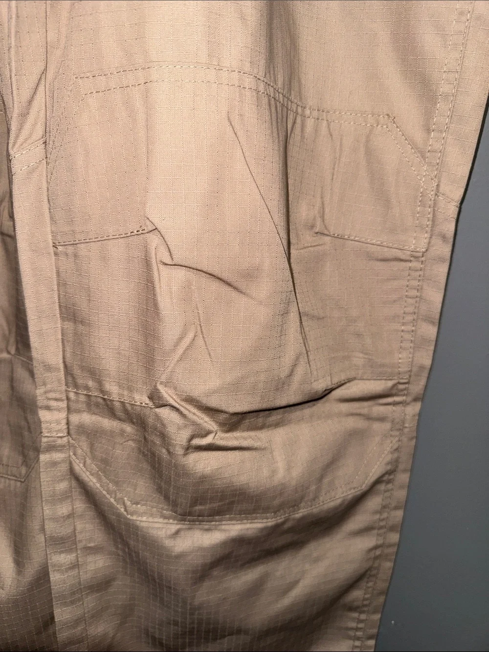 Men's Tan Utility Cargo Pants with Multiple Pockets